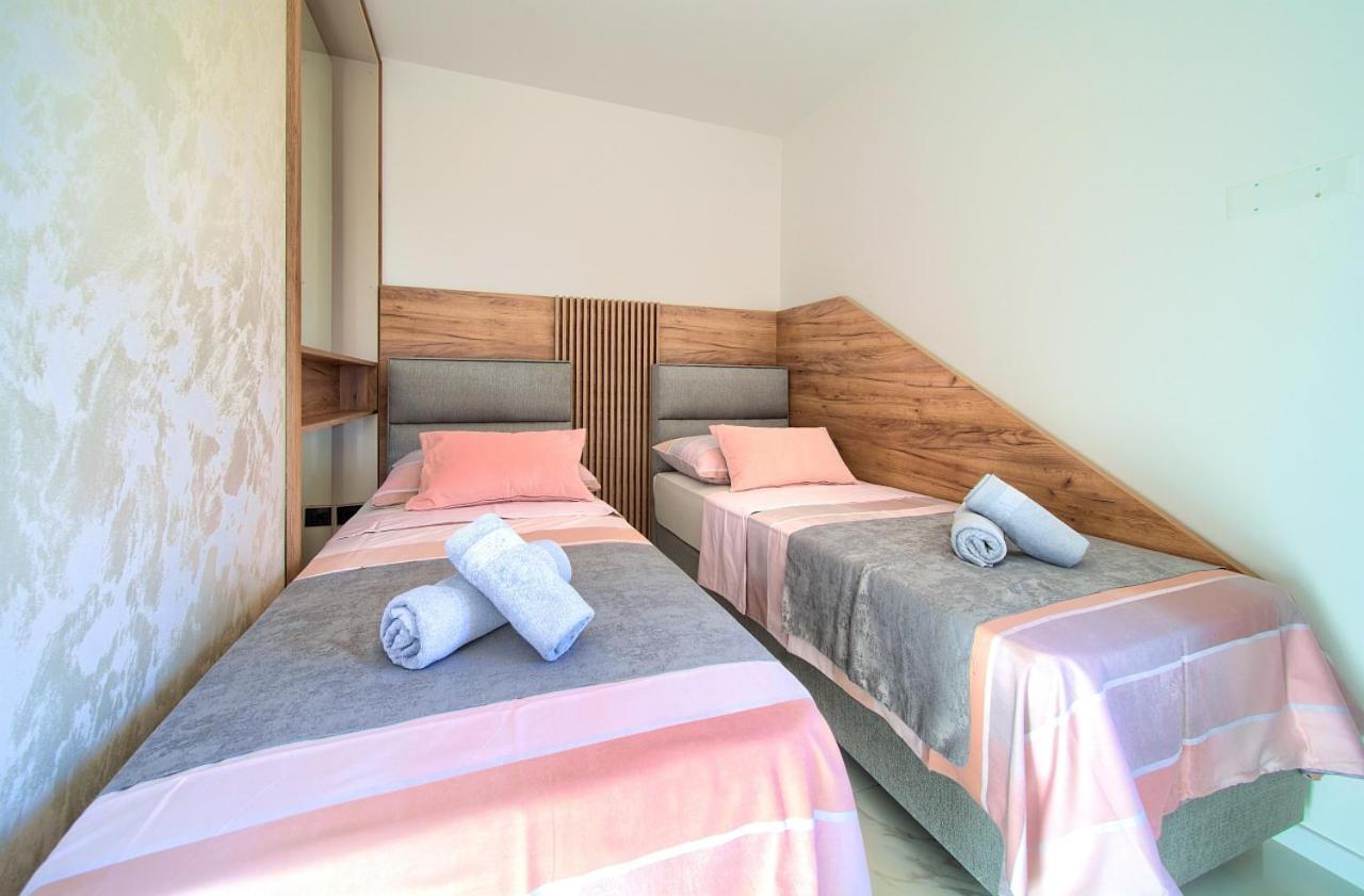 Penthouse Rosa Apartment Malinska Ngoại thất bức ảnh
